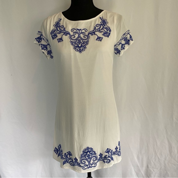Lulus Dresses & Skirts - White Lulus Dress Size S